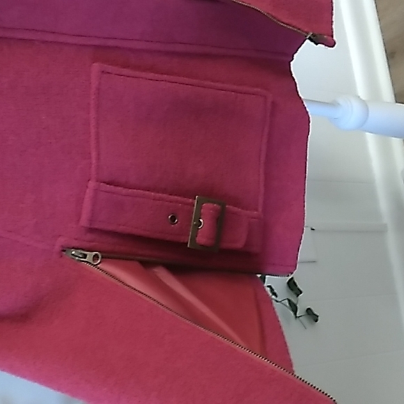 Luii ZIP FRONT FUSCHIA PONCHO SZ S FROM FOXWOOD RESORT/CASINO - Picture 4 of 14